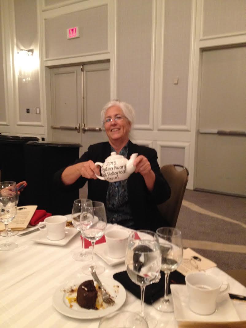 Laurie R. King with her Agatha teapot